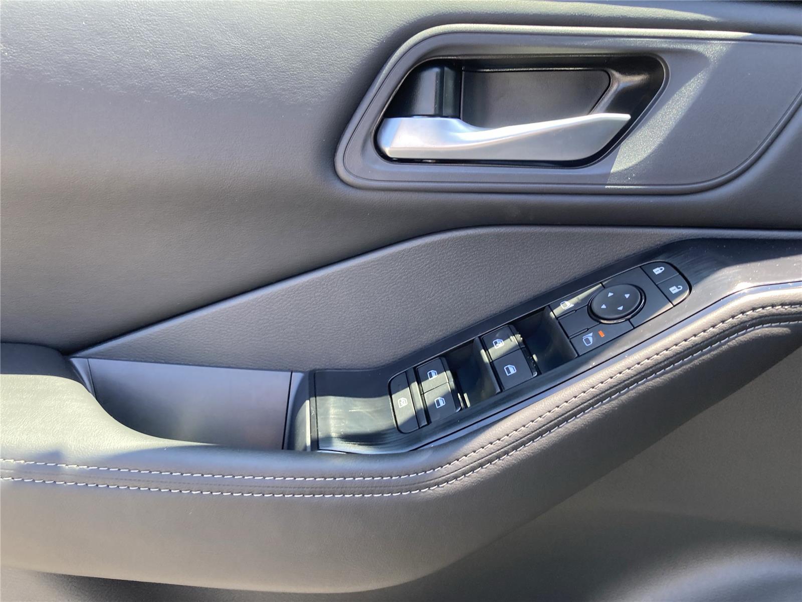 2026 Nissan Rogue SV photo 26