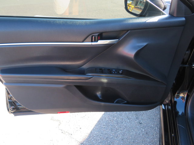 2021 Toyota Camry SE photo 18
