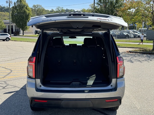 2024 Chevrolet Suburban RST photo 7