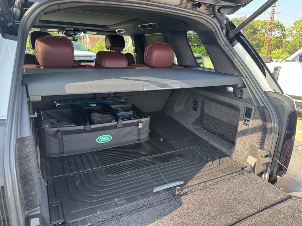 2025 Land Rover Range Rover SE photo 18