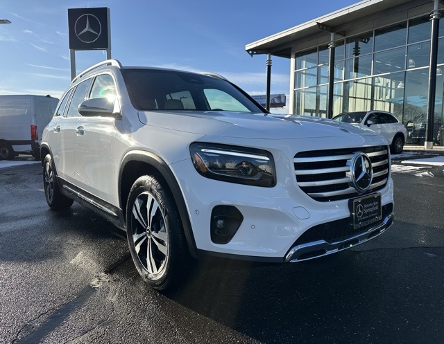 2025 Mercedes-Benz GLB Base's photo