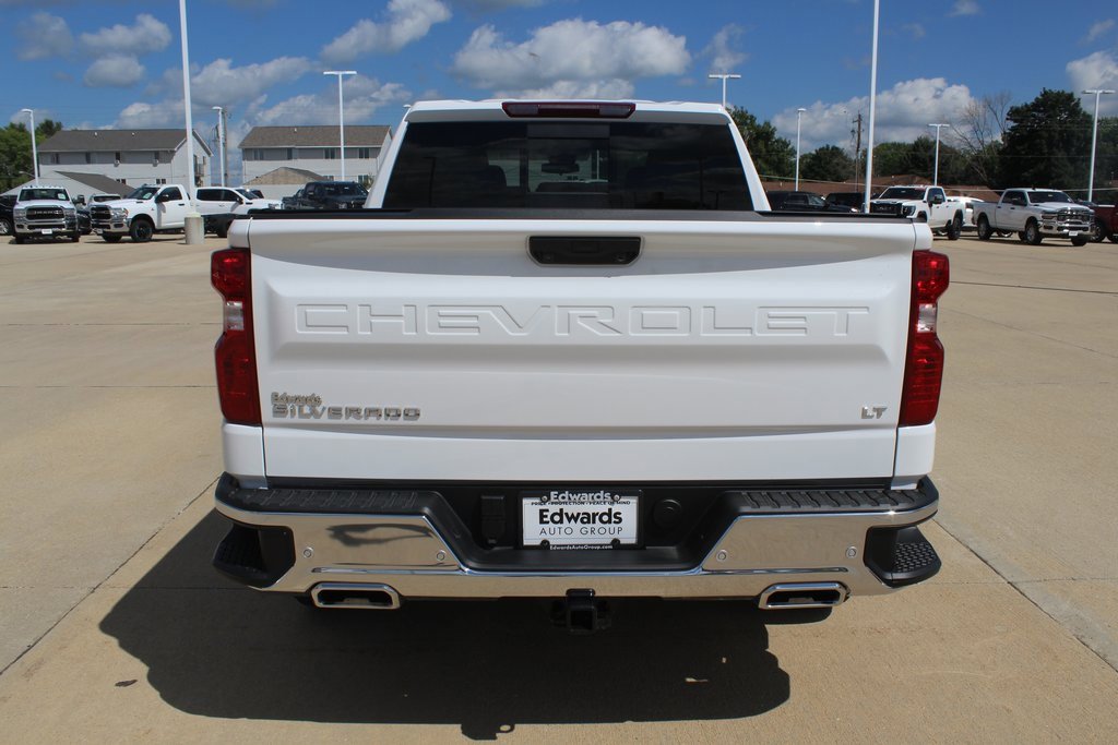 2025 Chevrolet Silverado 1500 LT photo 4