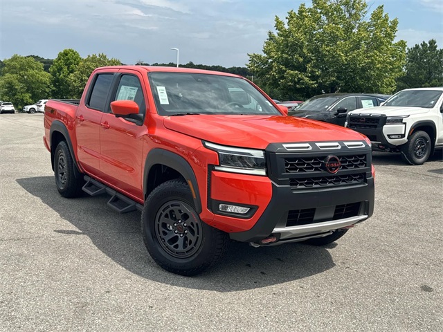 2025 Nissan Frontier PRO-4X photo 2