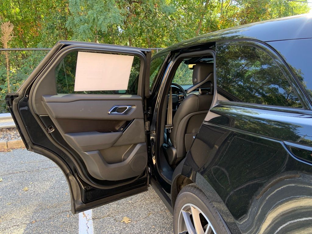 2026 Land Rover Range Rover Velar SE photo 12