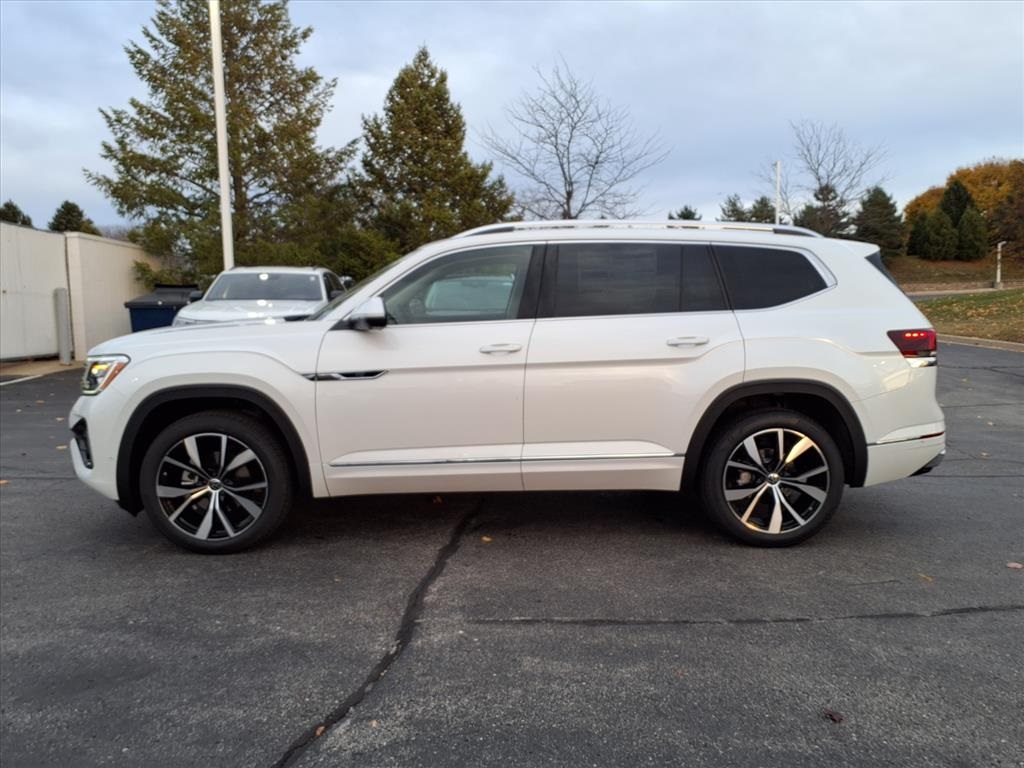 2026 Volkswagen Atlas SEL Premium R-Line photo 4