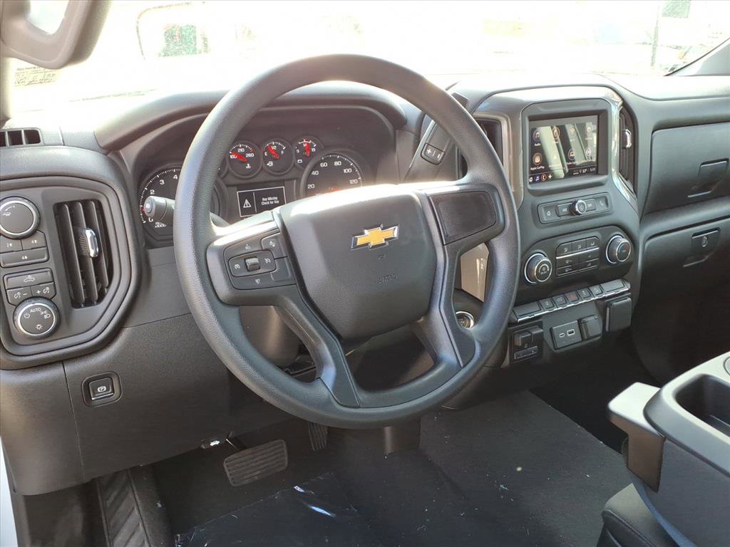 2026 Chevrolet Silverado 2500HD Custom photo 4