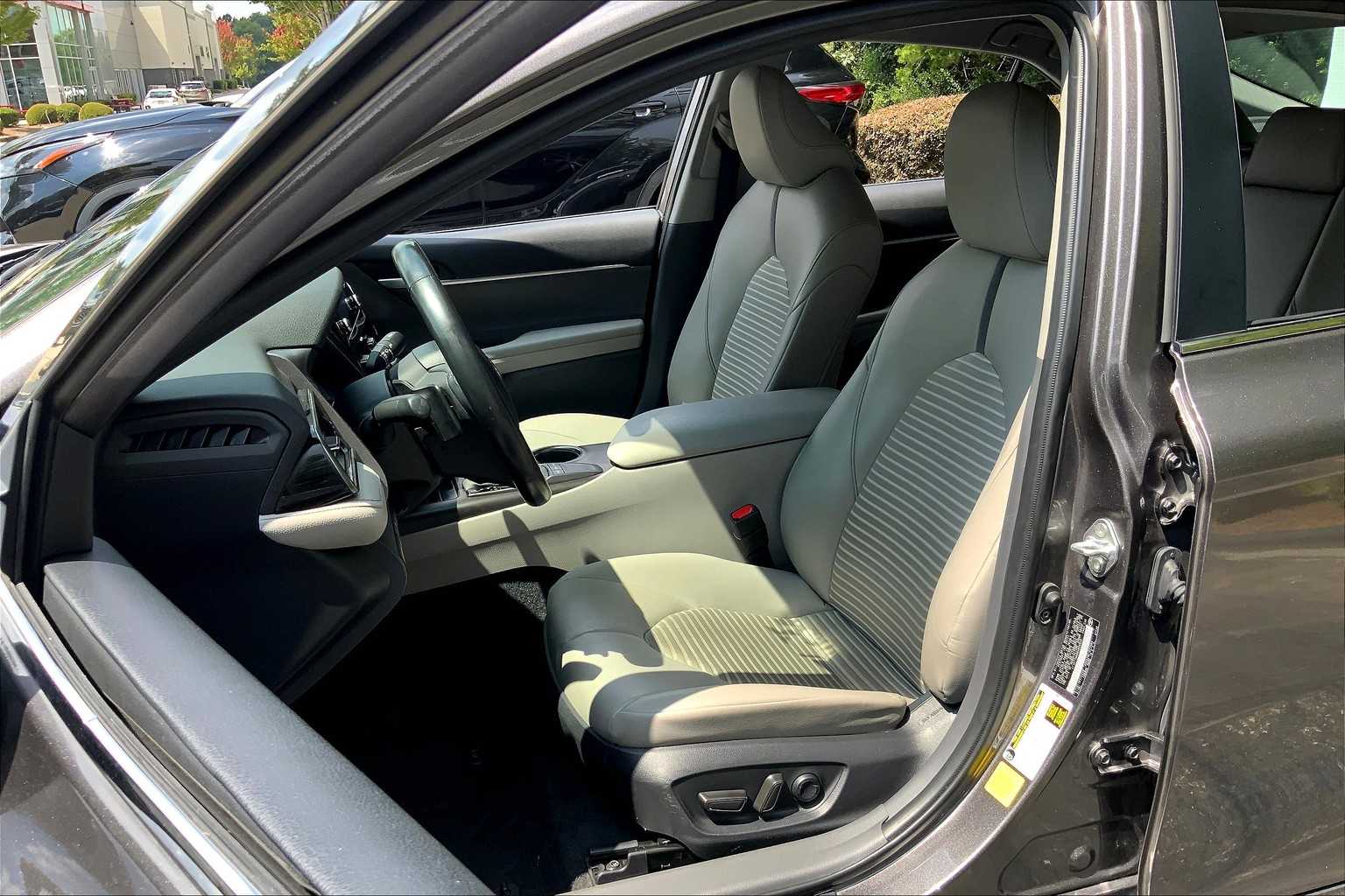 2024 Toyota Camry SE photo 7