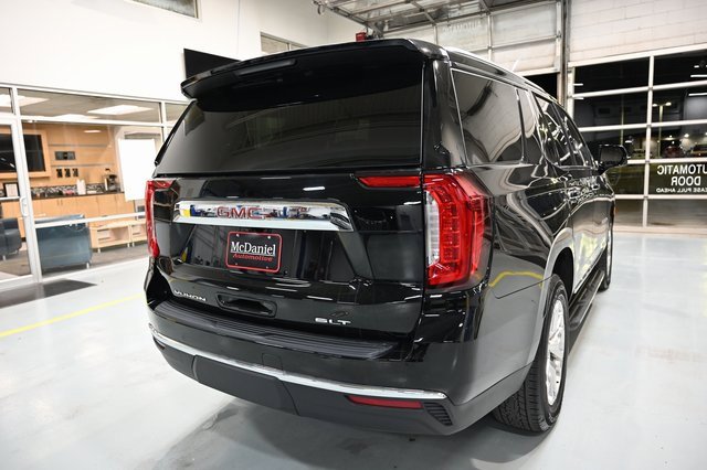 2022 Gmc Yukon SLT photo 2