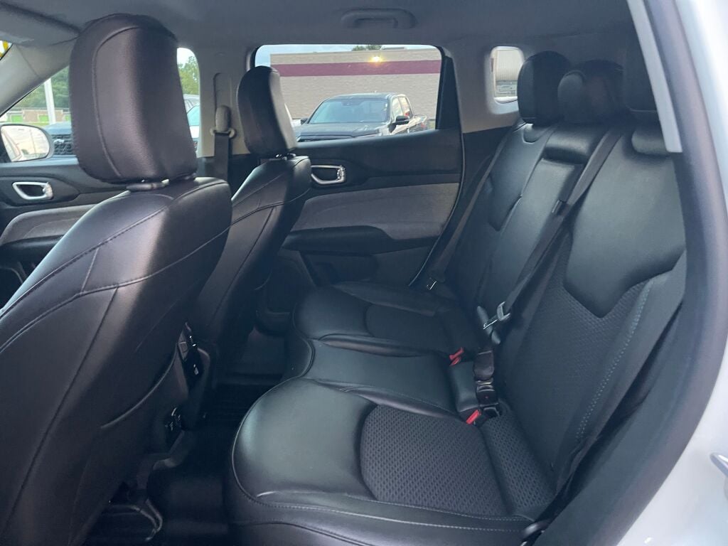 2022 Jeep Compass Latitude photo 18