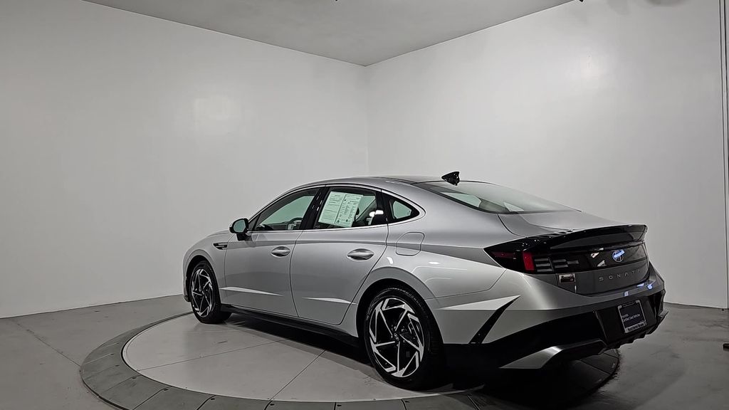 2024 Hyundai Sonata SEL Convenience photo 3