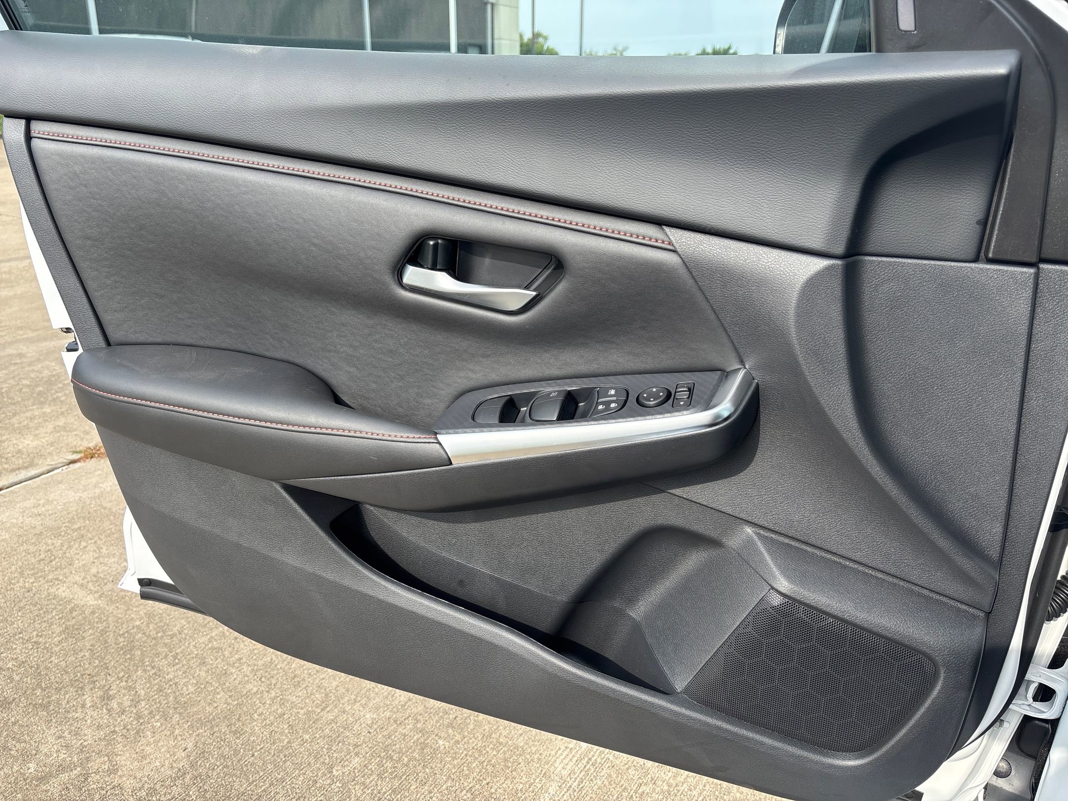 2025 Nissan Sentra SR photo 14