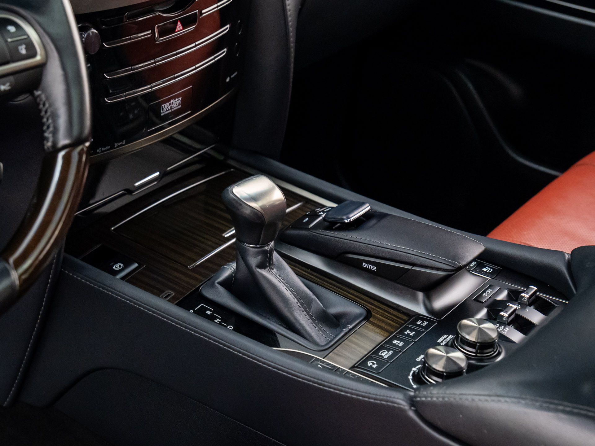 2019 Lexus LX 570 photo 11