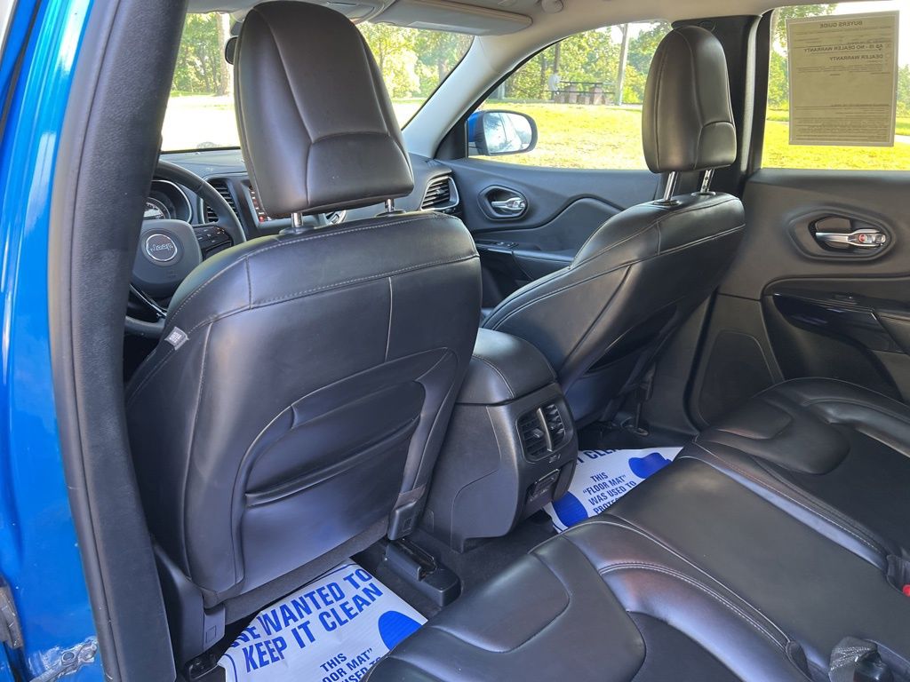 2020 Jeep Cherokee Altitude photo 29