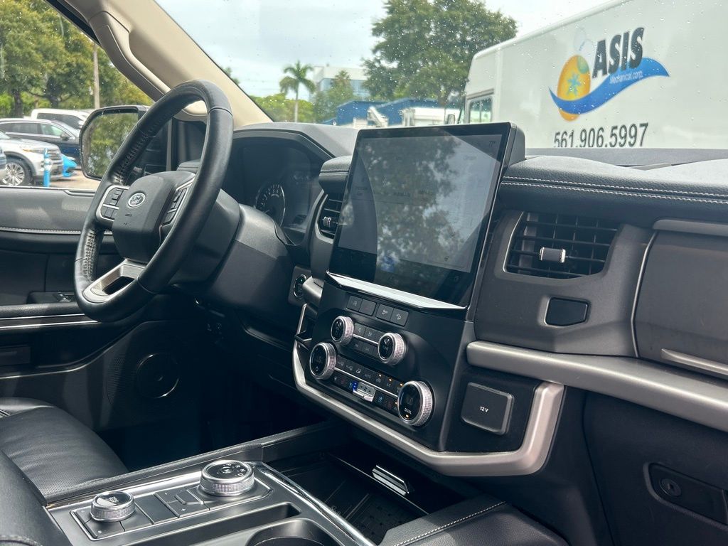 2024 Ford Expedition XLT photo 22