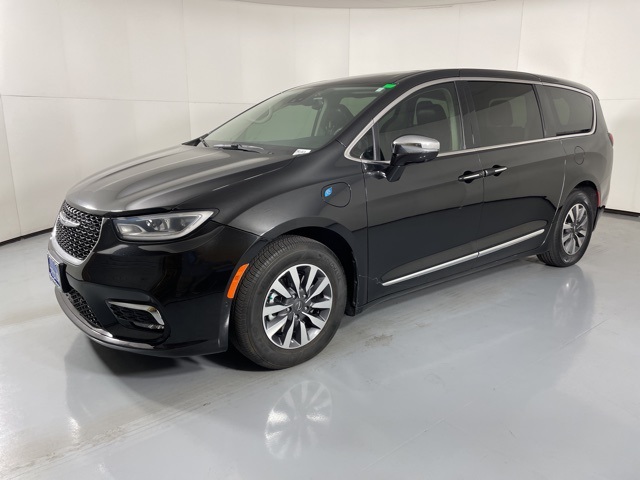 2022 Chrysler Pacifica Hybrid Limited photo 4