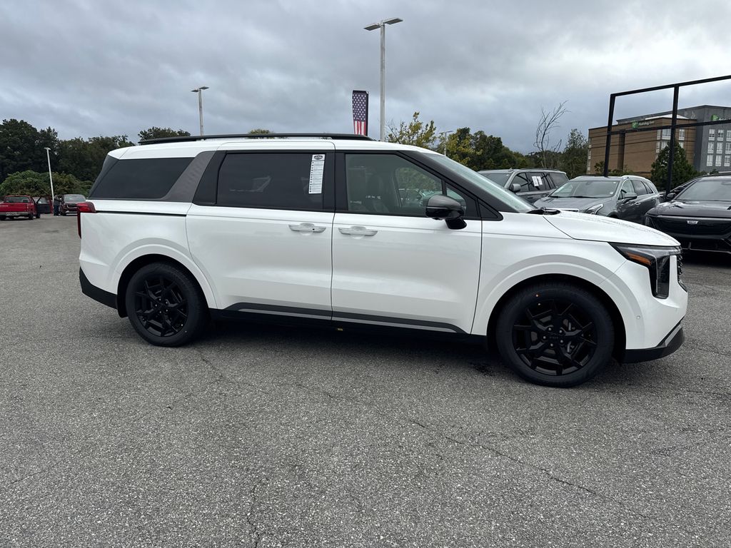 2026 Kia Carnival SX photo 2