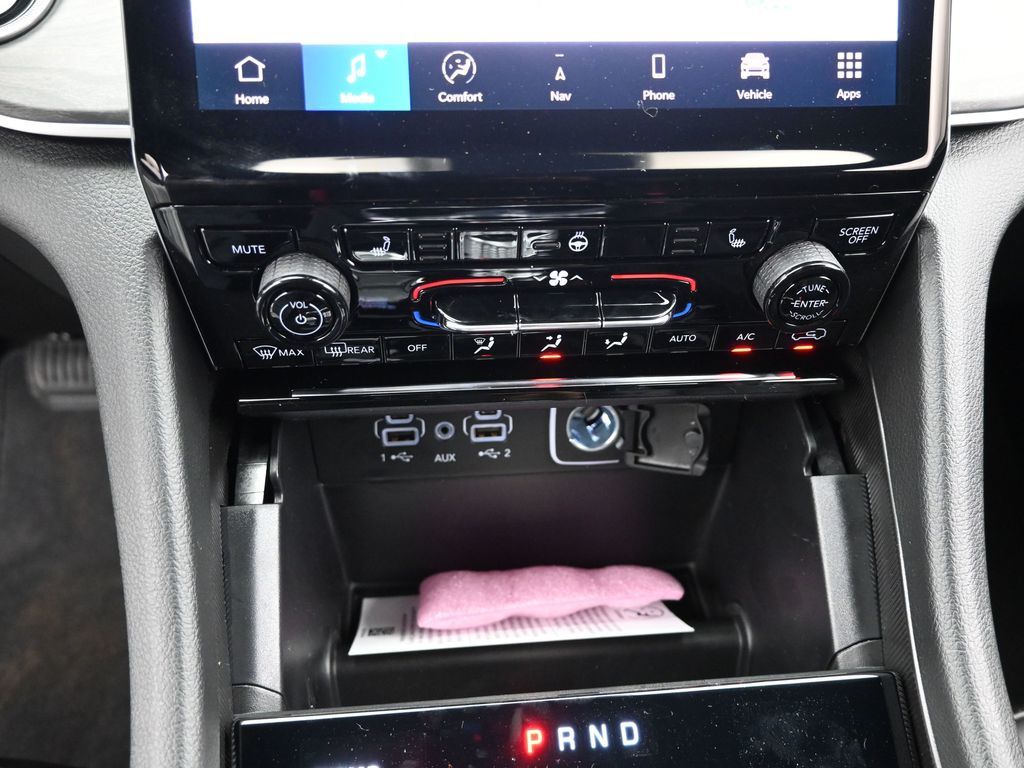 2025 Jeep Grand Cherokee Limited photo 15