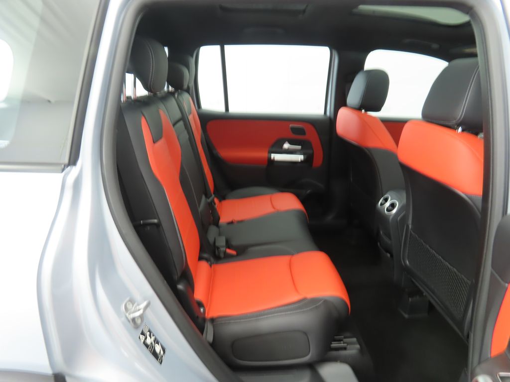 2026 Mercedes Benz GLB 35 AMG 4MATIC photo 21