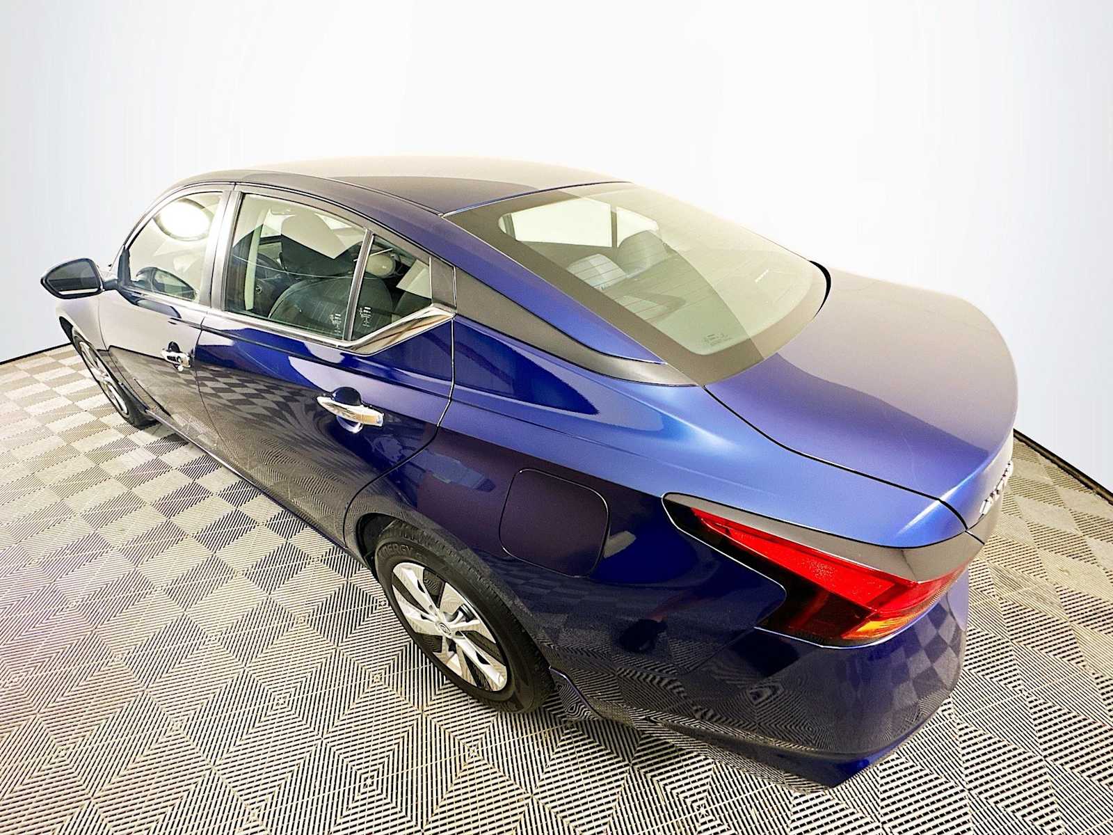 2023 Nissan Altima 2.5 S photo 6