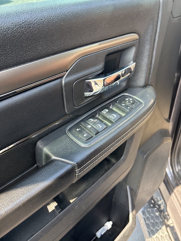2017 Ram 1500 Sport photo 3