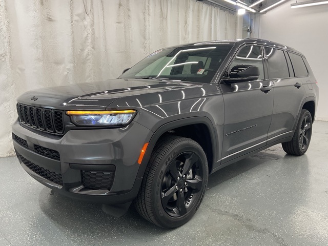 2025 Jeep Grand Cherokee Altitude X photo 4