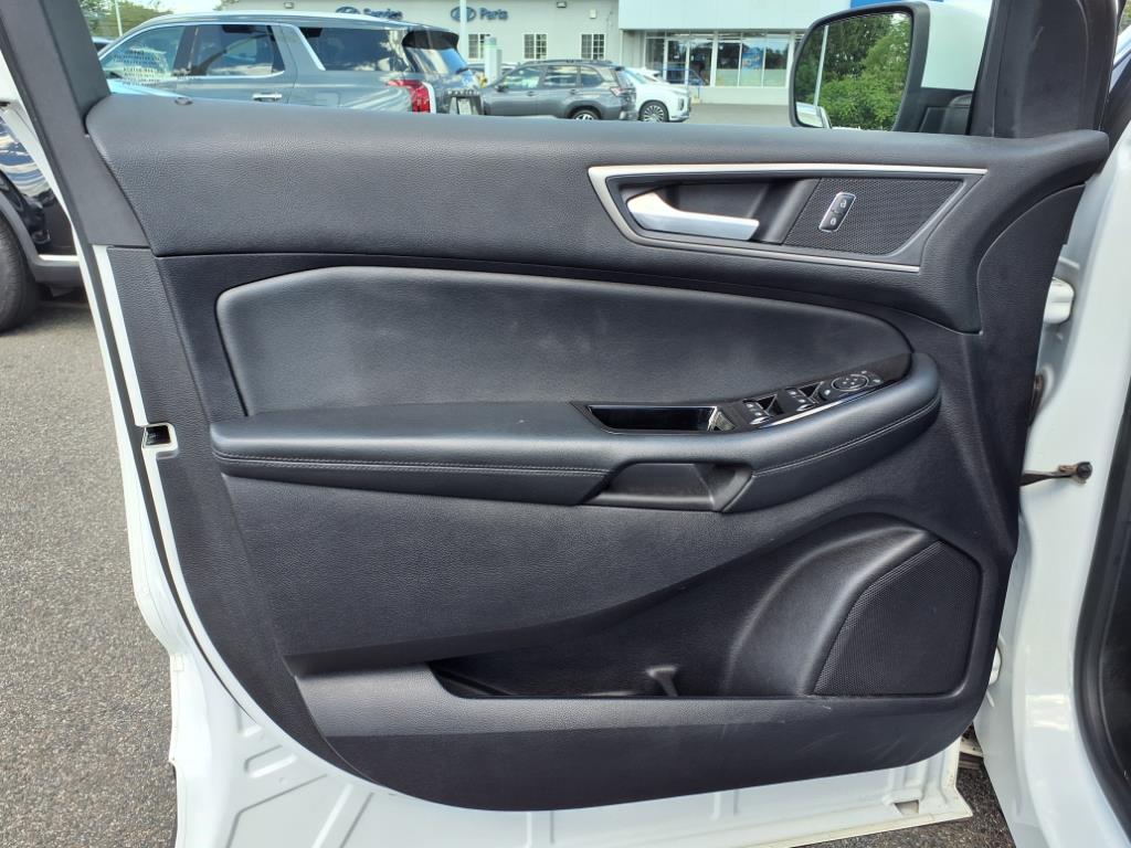 2019 Ford Edge SEL photo 17