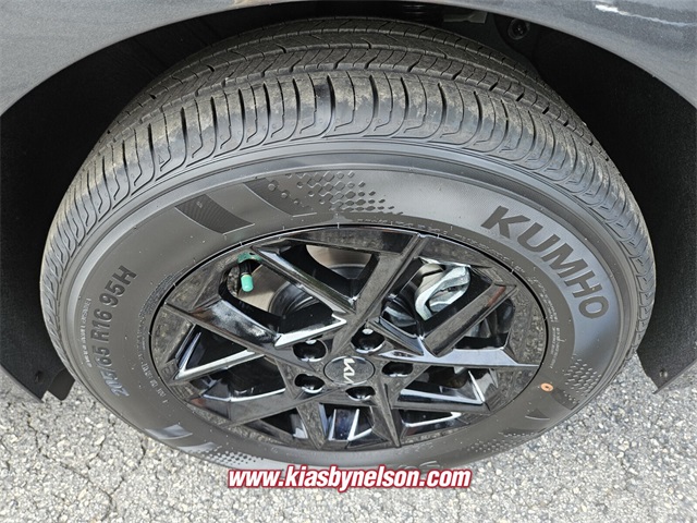 2026 Kia K5 LXS photo 9