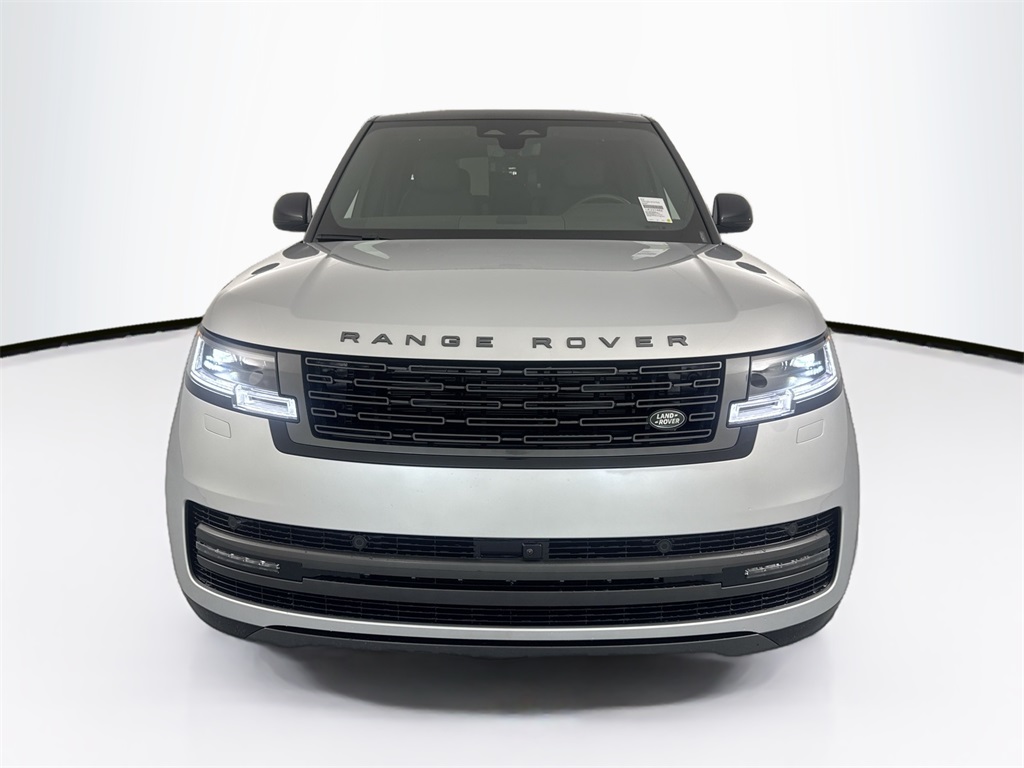 2025 Land Rover Range Rover SE photo 2