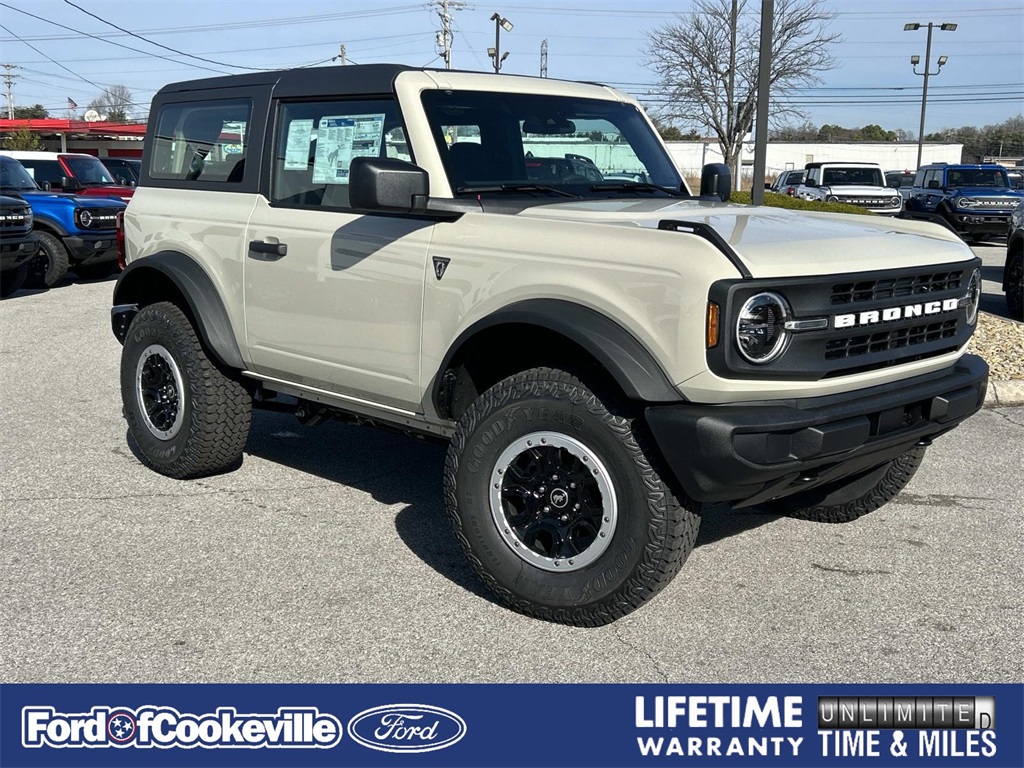 2025 Ford Bronco 2-Door Base's photo