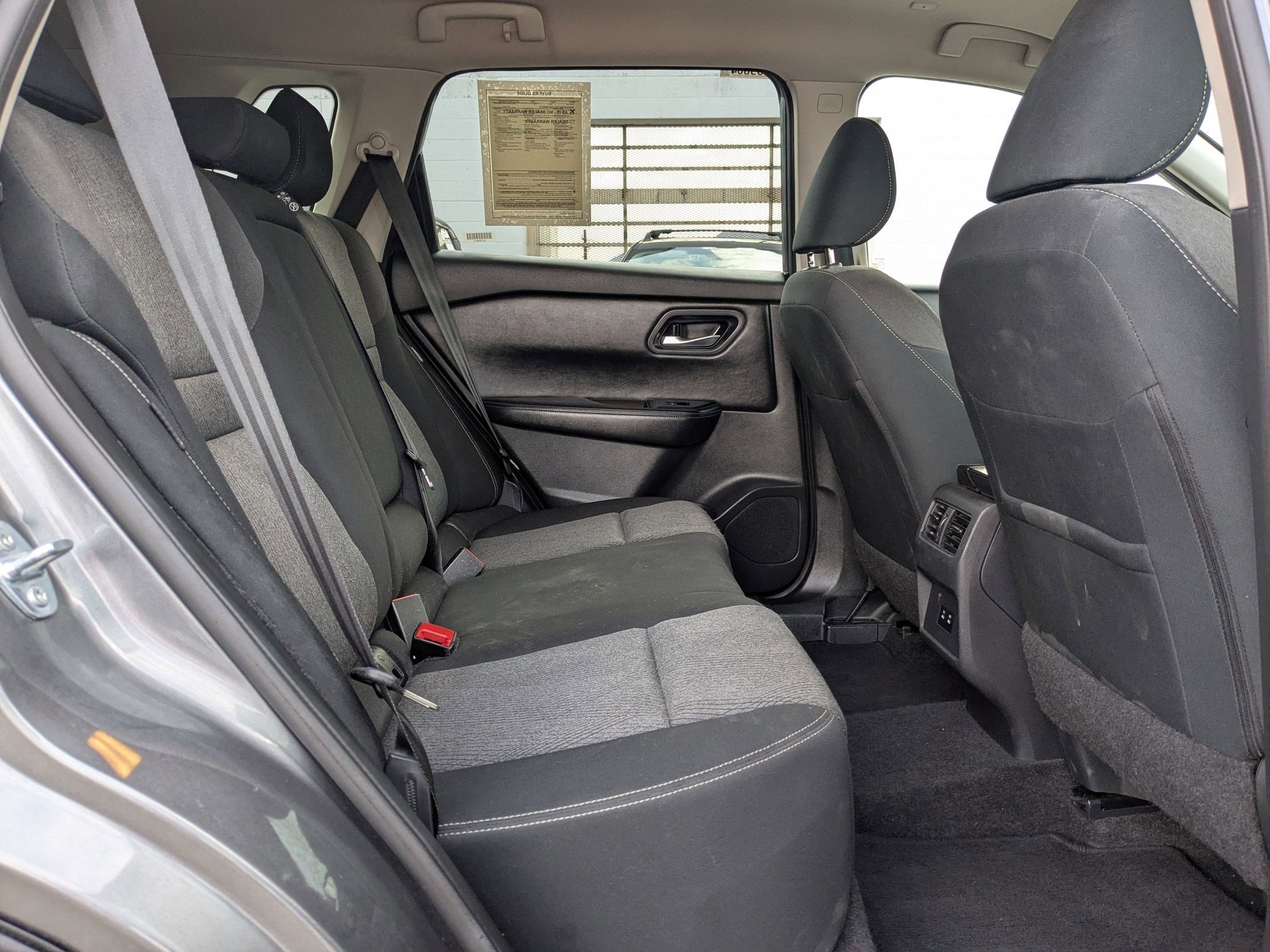 2024 Nissan Rogue SV photo 23