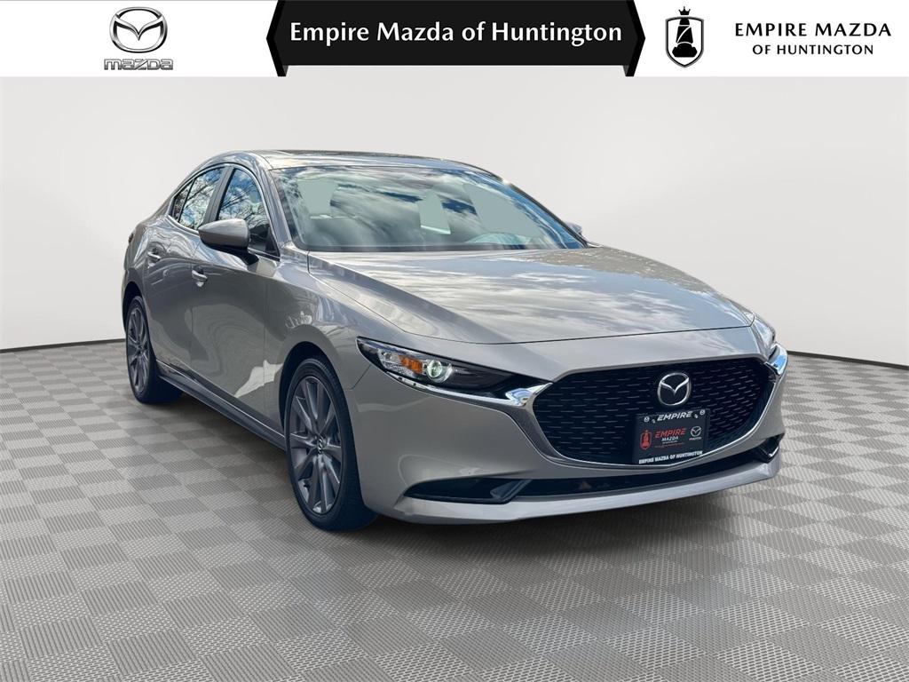 2025 Mazda Mazda3 Preferred's photo