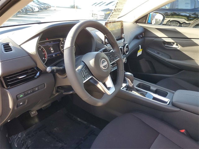 2025 Nissan Sentra SV photo 7