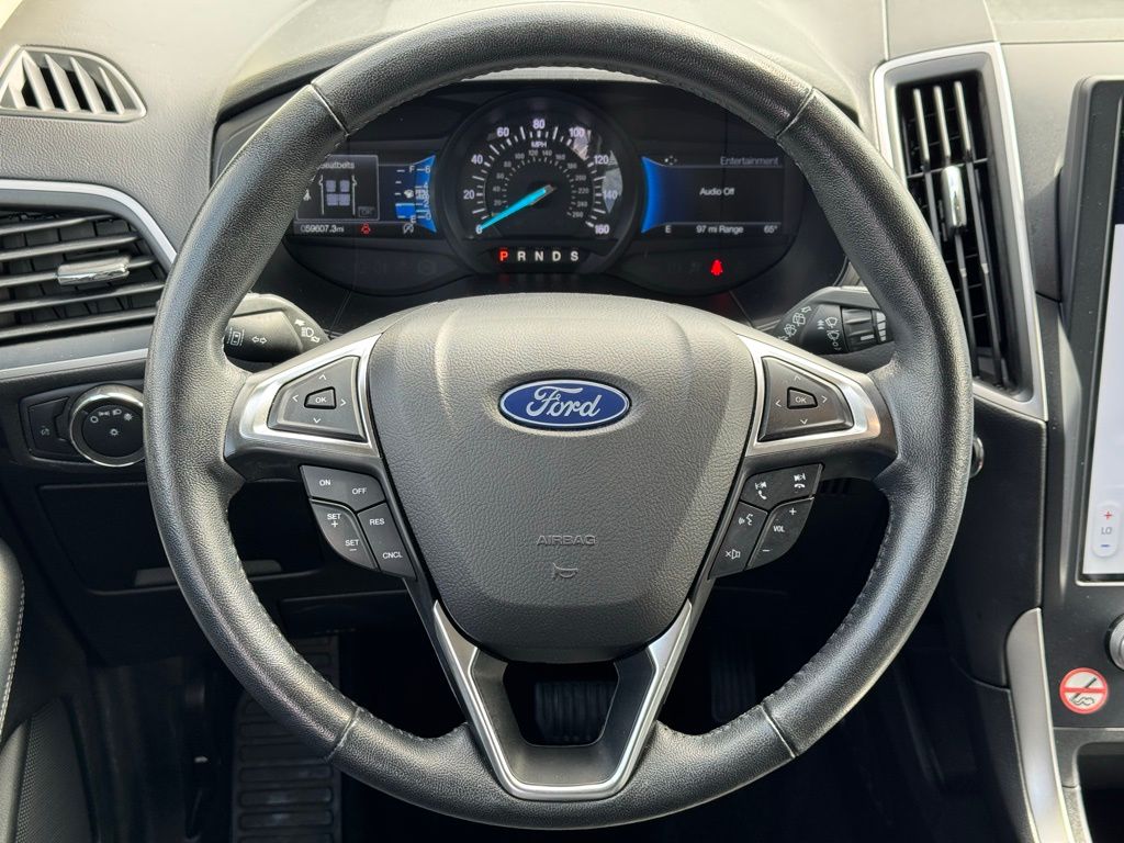 2023 Ford Edge SEL photo 4