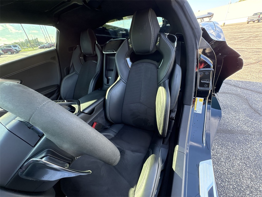 2020 Chevrolet Corvette Stingray photo 13