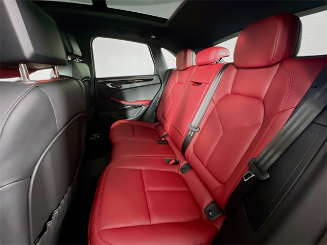 2026 Porsche Macan S photo 23