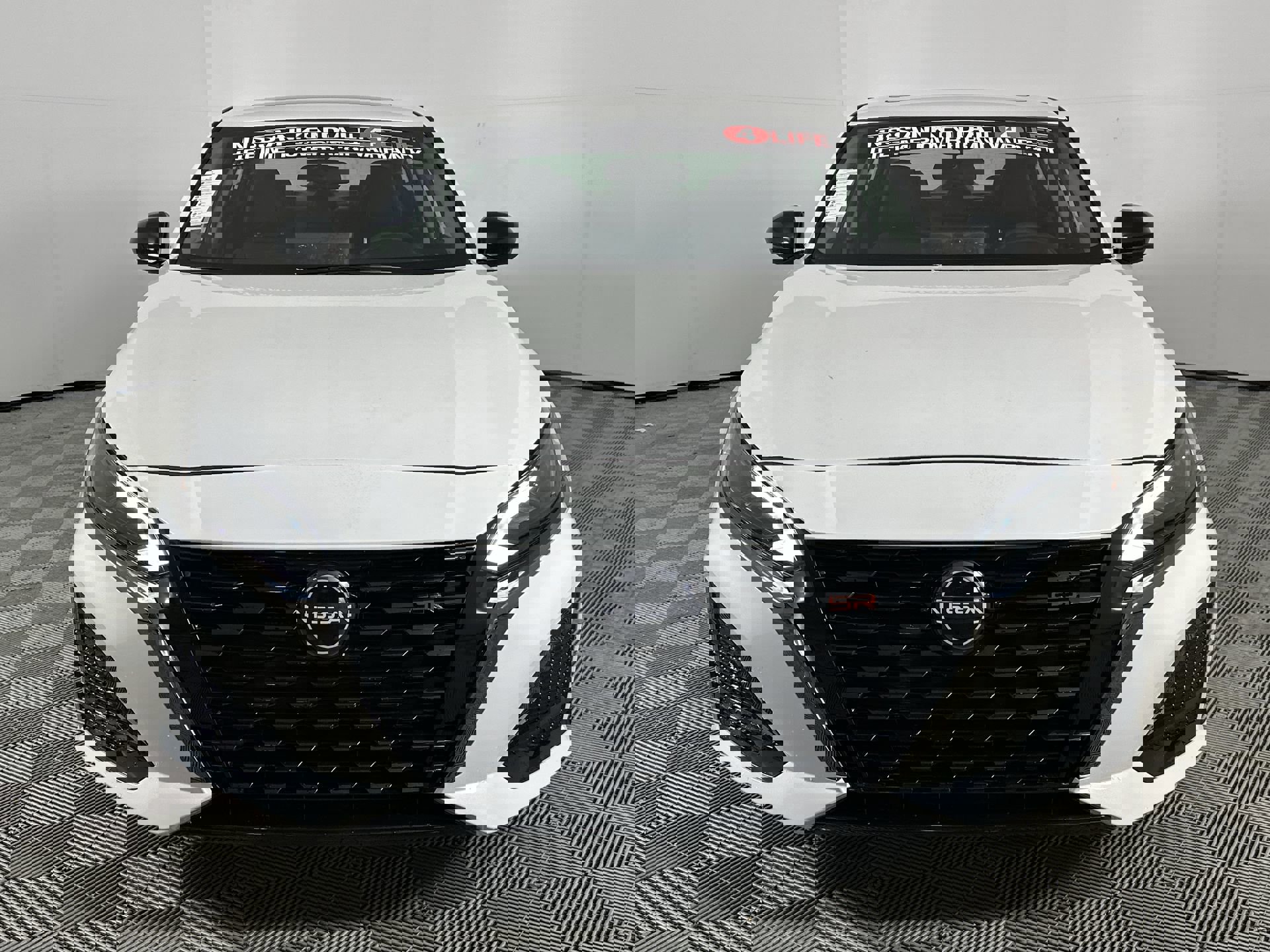 2025 Nissan Altima SR photo 3