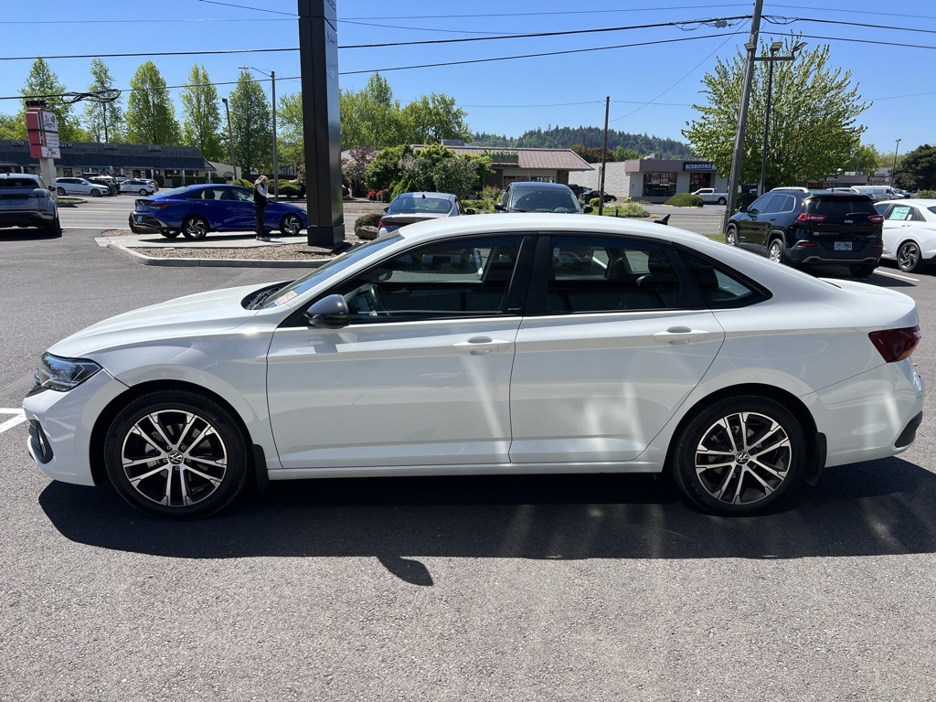 2023 Volkswagen Jetta 1.5T Sport photo 9