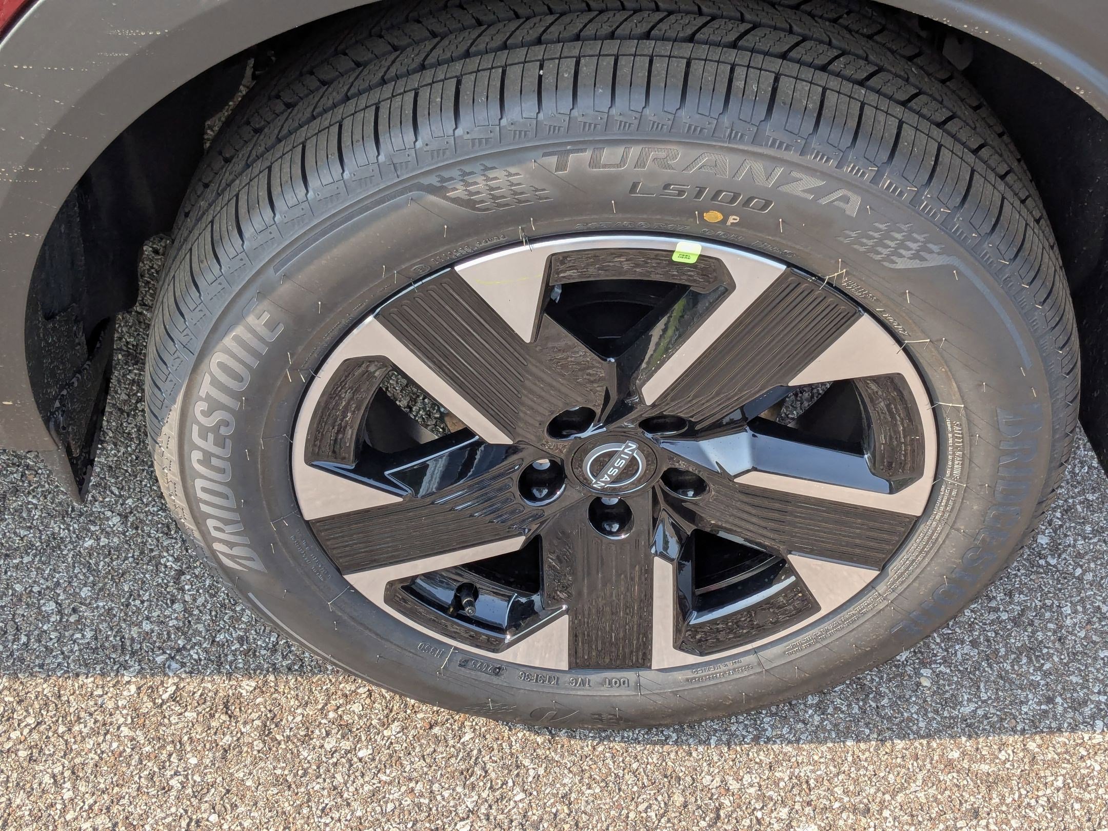 2025 Nissan Kicks SV photo 2