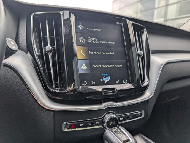 2019 Volvo XC60 T5 Momentum photo 14