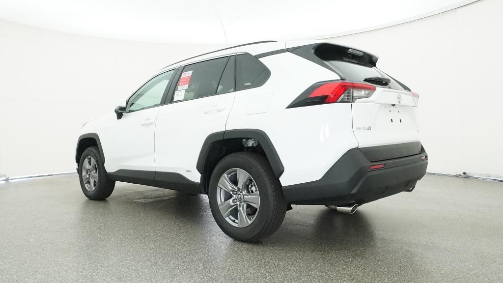2025 Toyota RAV4 Hybrid XLE photo 13