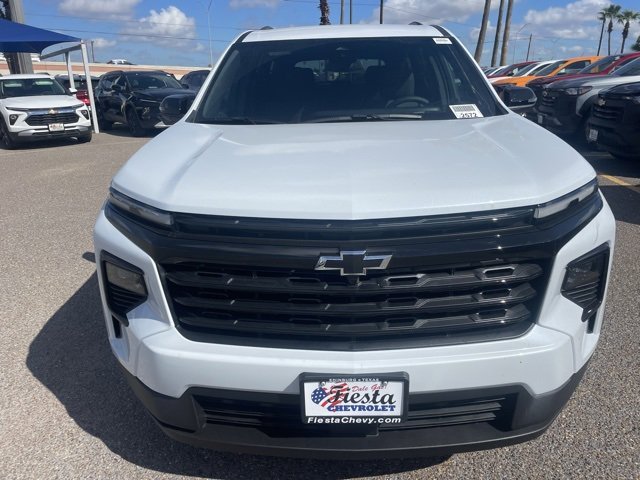 2026 Chevrolet Traverse photo 2
