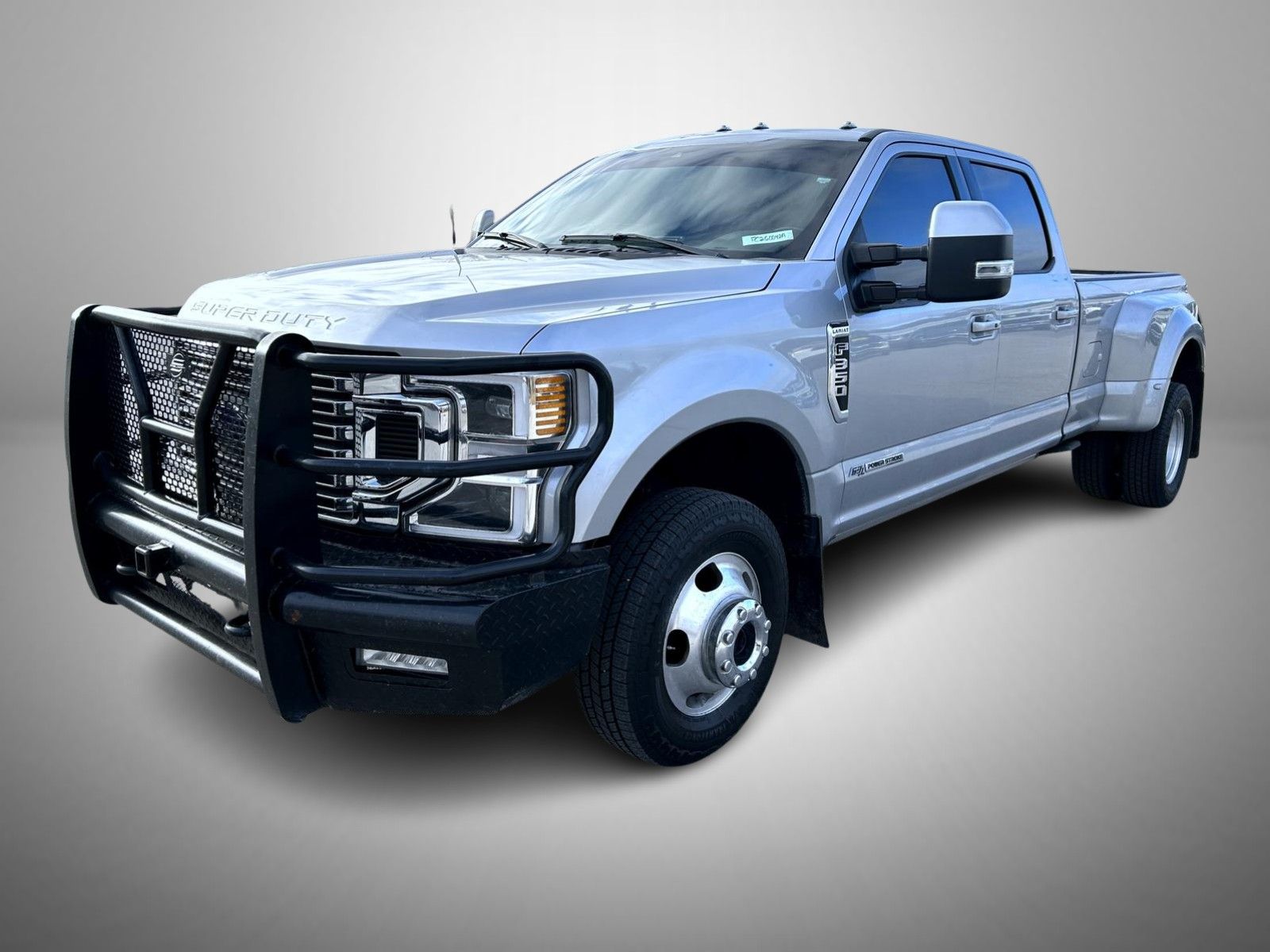 2022 Ford F-350 Super Duty Lariat's photo