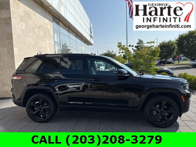 2023 Jeep Grand Cherokee Altitude photo 4