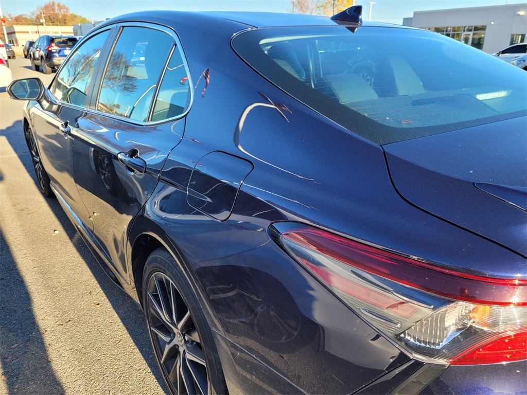 2022 Toyota Camry SE photo 4