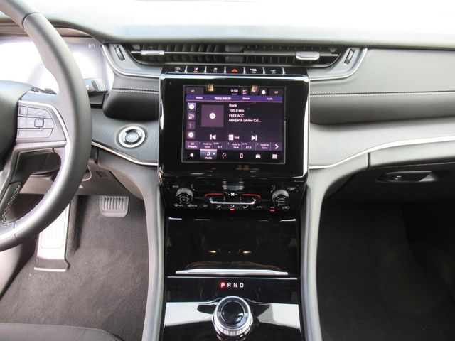 2025 Jeep Grand Cherokee Laredo photo 20