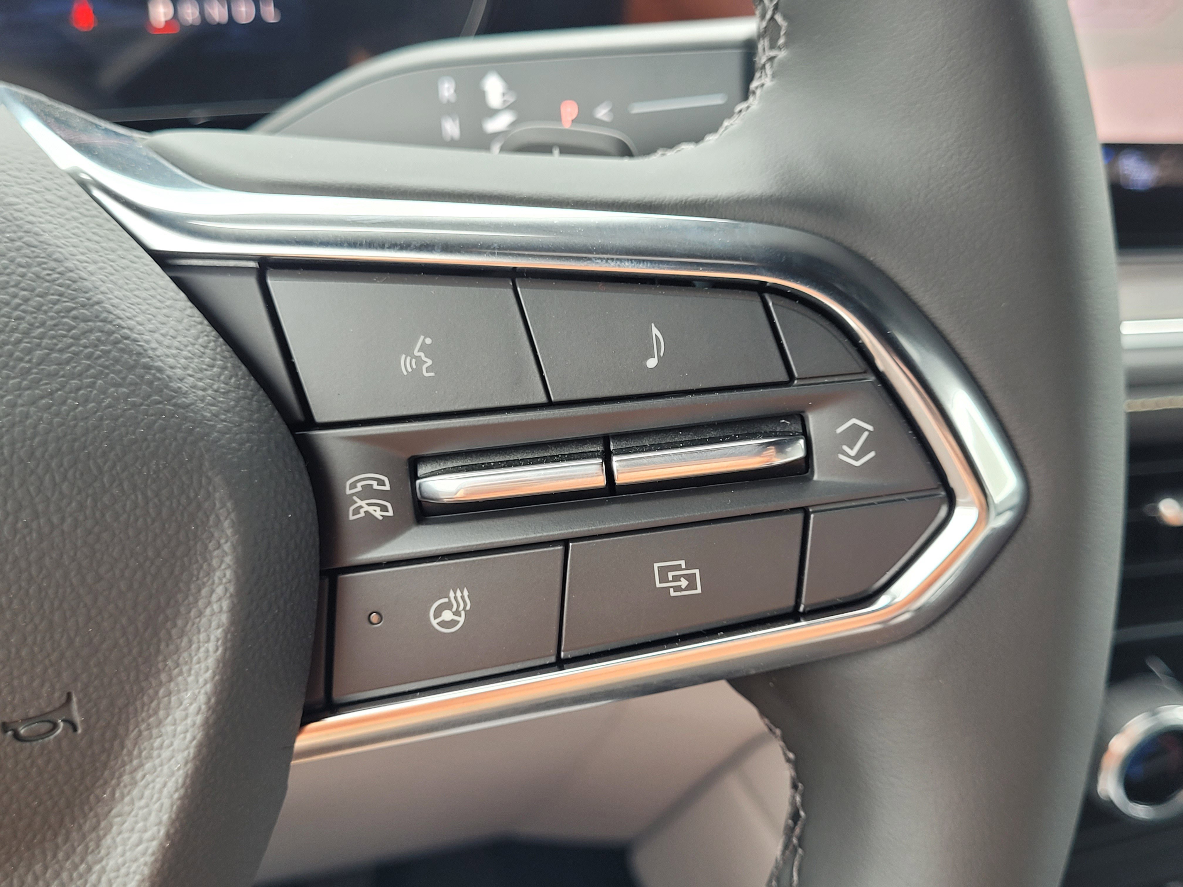 2025 Chevrolet Suburban Premier photo 8