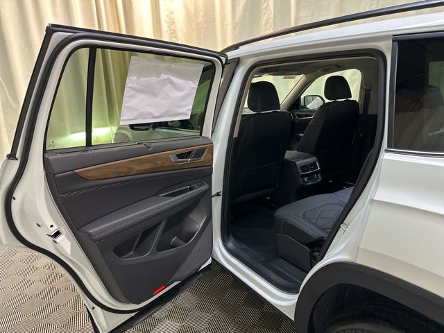 2026 Volkswagen Atlas SE Technology photo 25