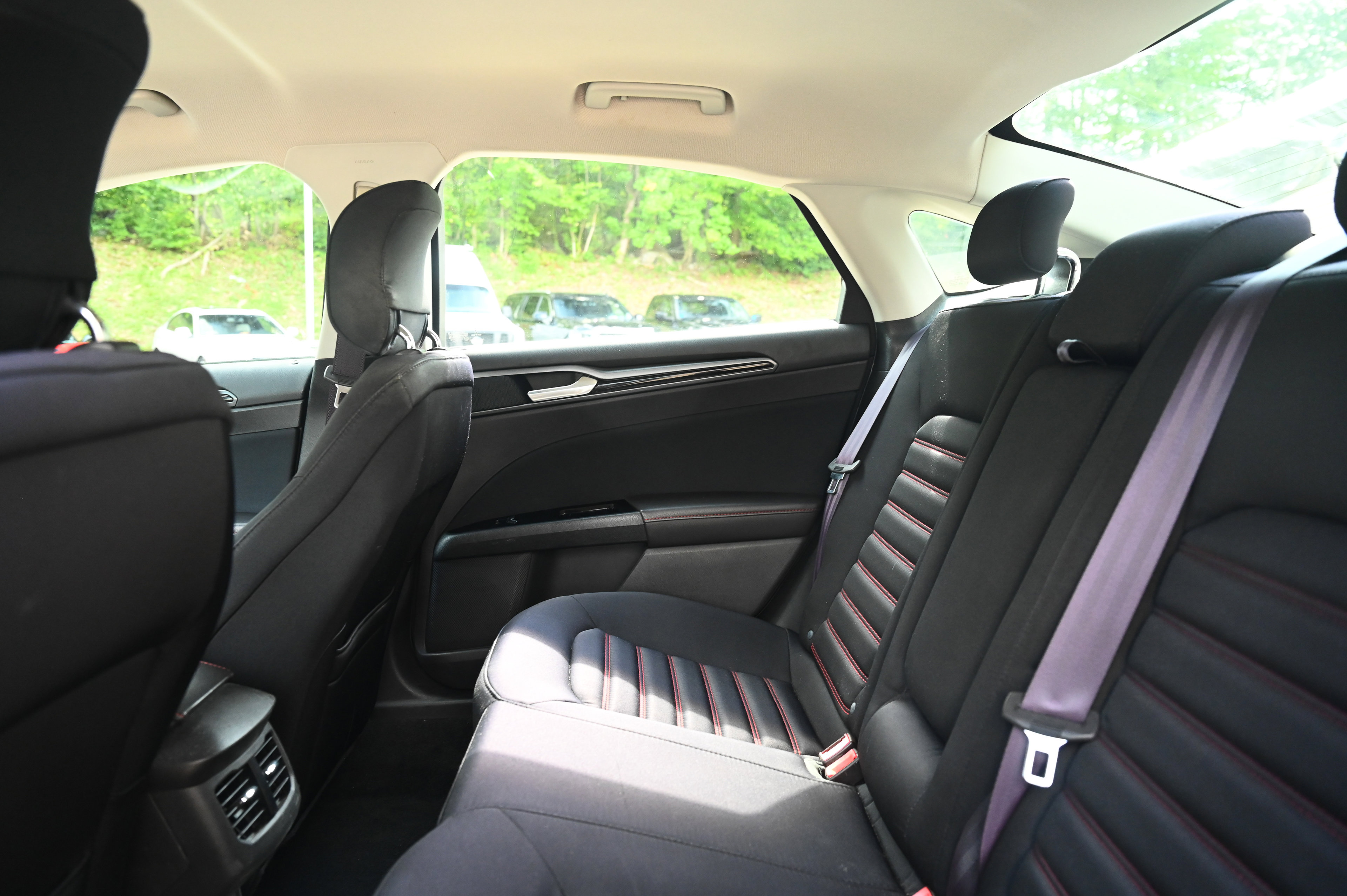 2014 Ford Fusion SE photo 28