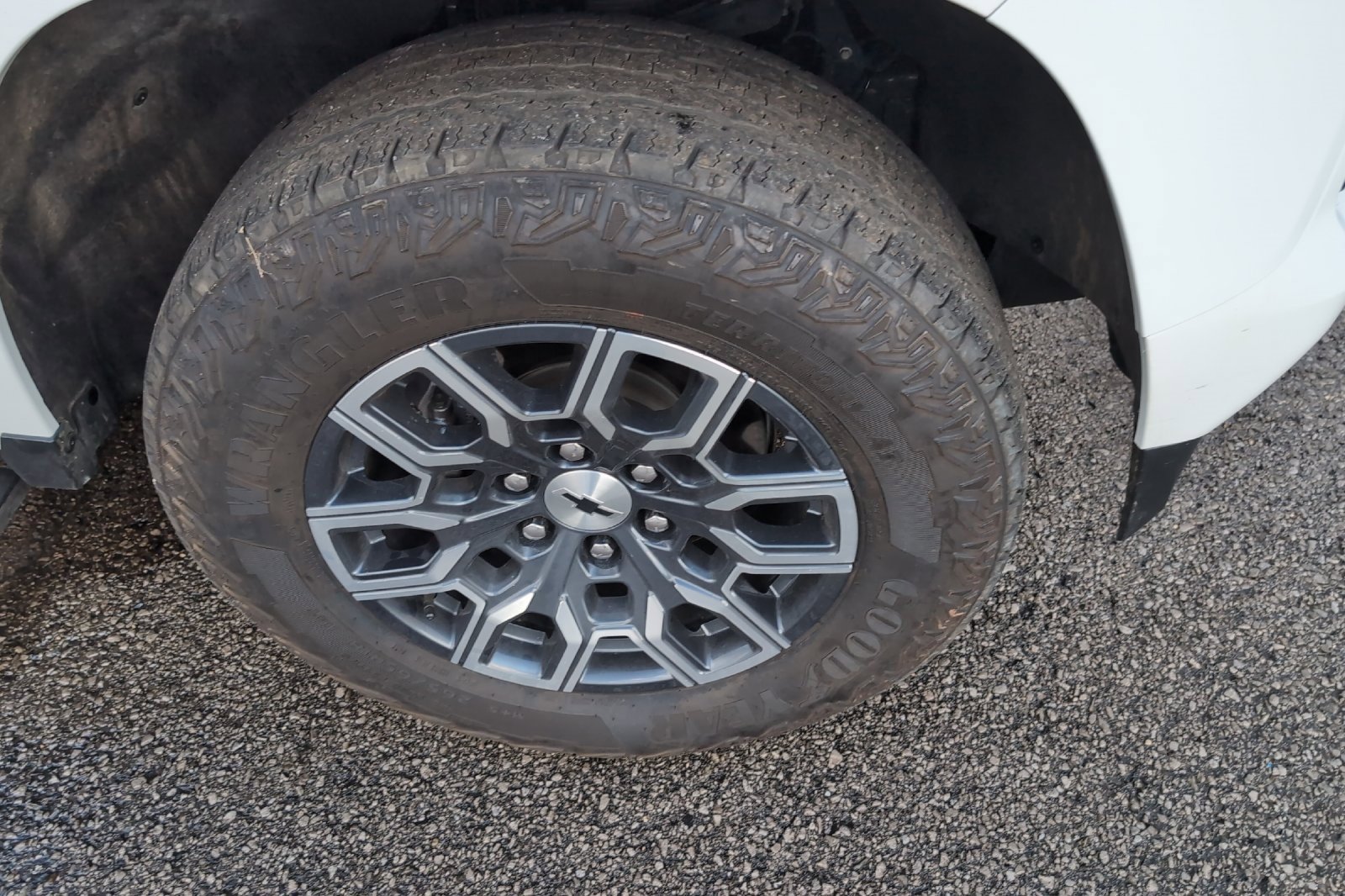 2023 Chevrolet Colorado Z71 photo 3