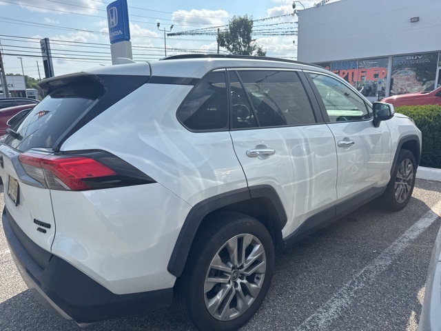 2023 Toyota RAV4 Limited photo 3